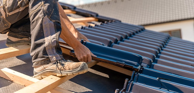 dachkeramik dachziegel dachdecker